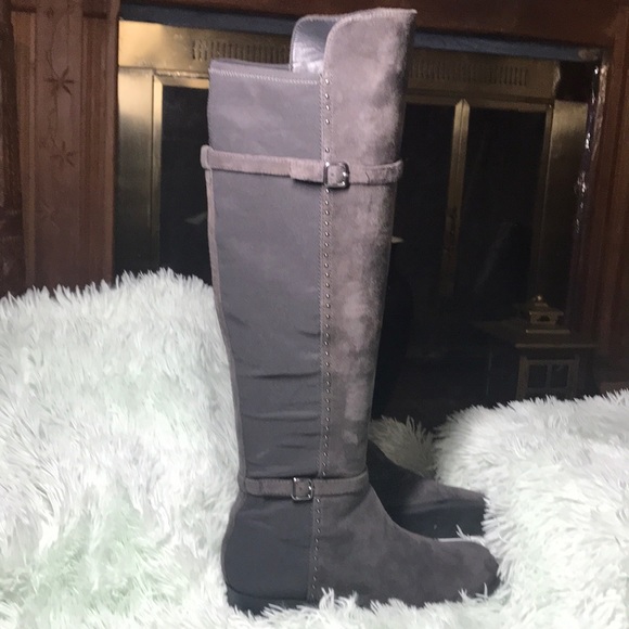 Boots 👢 - Picture 3 of 5